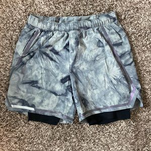 Lululemon 6” Lined Athletic Short - size M